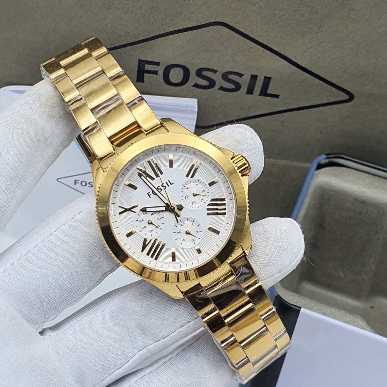Sleek Highend Fossil Gold Watch for Men